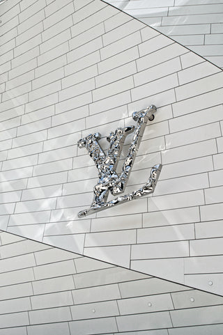 Louis Vuitton. Warum ist Louis Vuitton so teuer?