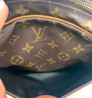 Louis Vuitton Jeune Fille MM Seitenfach