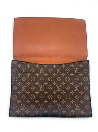 Louis Vuitton Clutch Innenraum