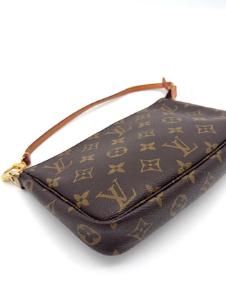 Louis Vuitton Pochette Accessoire
