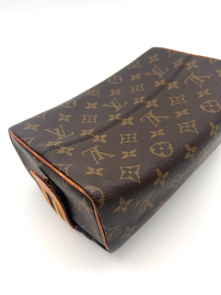 Louis Vuitton Kosmetiktasche Trousse Patte Pression Ecke