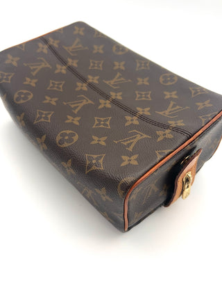 Louis Vuitton Kosmetiktasche Trousse Patte Pression Ecke