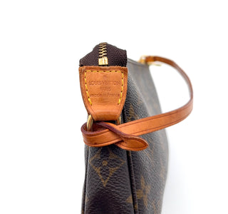 Louis Vuitton Pochette Accessoire