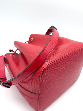 Louis Vuitton Sac Noé Petit Epi Leder rot