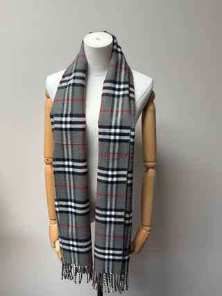 Burberry Schal Lammwolle grau - Second Hand - BONVOYAGELOUIS