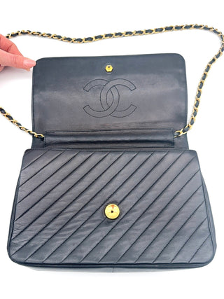 Chanel Singel Flap Tasche schwarz - Second Hand - BONVOYAGELOUIS