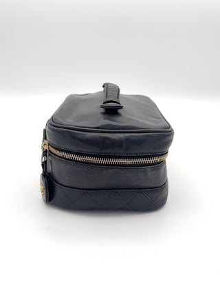 Chanel Vanity Kosmetiktasche Lammleder - Second Hand - BONVOYAGELOUIS