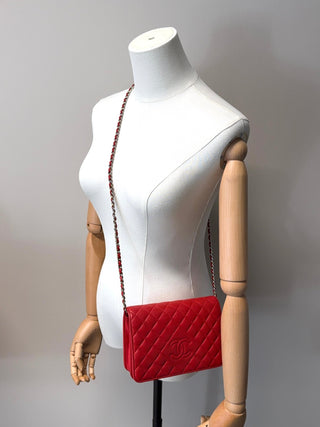Chanel Wallet on Chain WOC Lammleder rot - Second Hand - BONVOYAGELOUIS