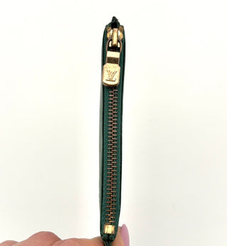 Louis Vuitton Key Pouch Epi Leder grün - Second Hand - BONVOYAGELOUIS