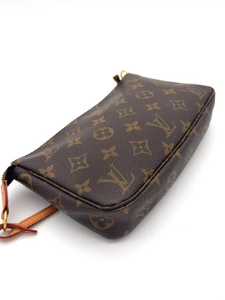 Louis Vuitton Pochette Accessoire - Second Hand - BONVOYAGELOUIS