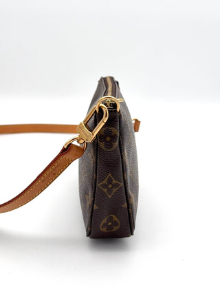 Louis Vuitton Pochette Accessoire - Second Hand - BONVOYAGELOUIS