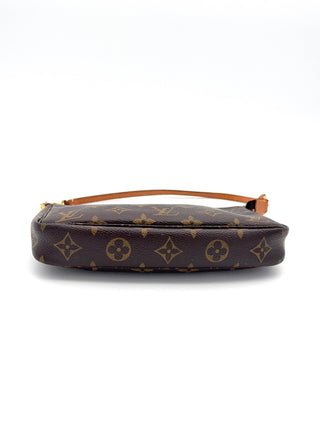 Louis Vuitton Pochette Accessoire - Second Hand - BONVOYAGELOUIS