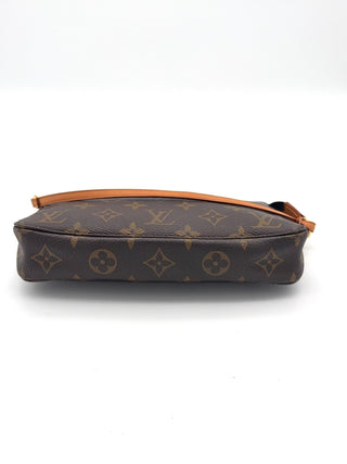 Louis Vuitton Pochette Accessoire - Second Hand - BONVOYAGELOUIS