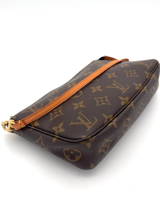 Louis Vuitton Pochette Accessoire - Second Hand - BONVOYAGELOUIS