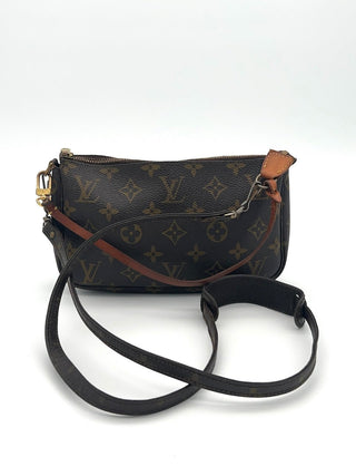 Louis Vuitton Pochette Accessoires mit Crossbody Schulterriemen - Second Hand - BONVOYAGELOUIS