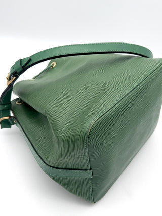 Louis Vuitton Sac Noé Petit Epi Leder grün - Second Hand - BONVOYAGELOUIS