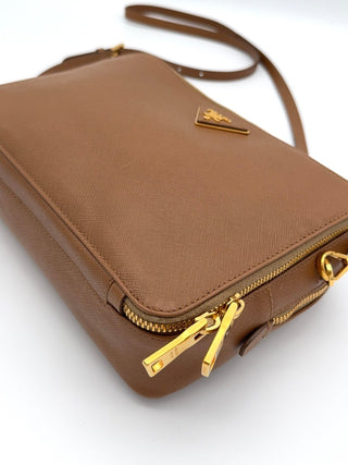 Prada Camera Bag Saffiano Leder - Handtasche- Second Hand - BONVOYAGELOUIS