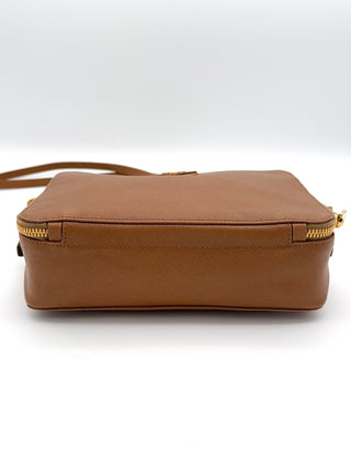 Prada Camera Bag Saffiano Leder - Handtasche- Second Hand - BONVOYAGELOUIS